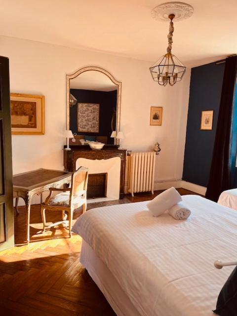 Le Manoir Du Thouron Hotel Saint-Sulpice  Buitenkant foto
